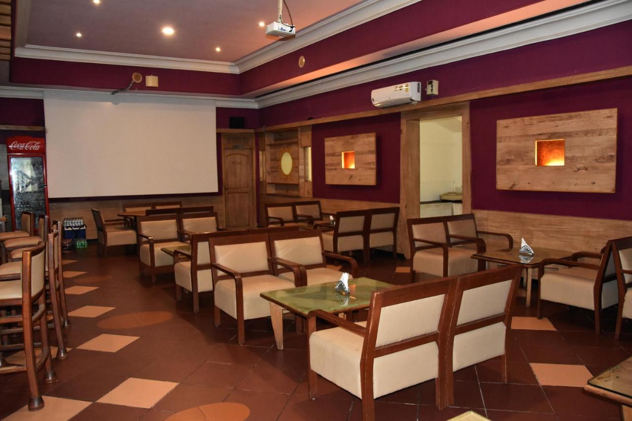 Poppys Vista Hotel Thirumurugan Poondi Exterior foto
